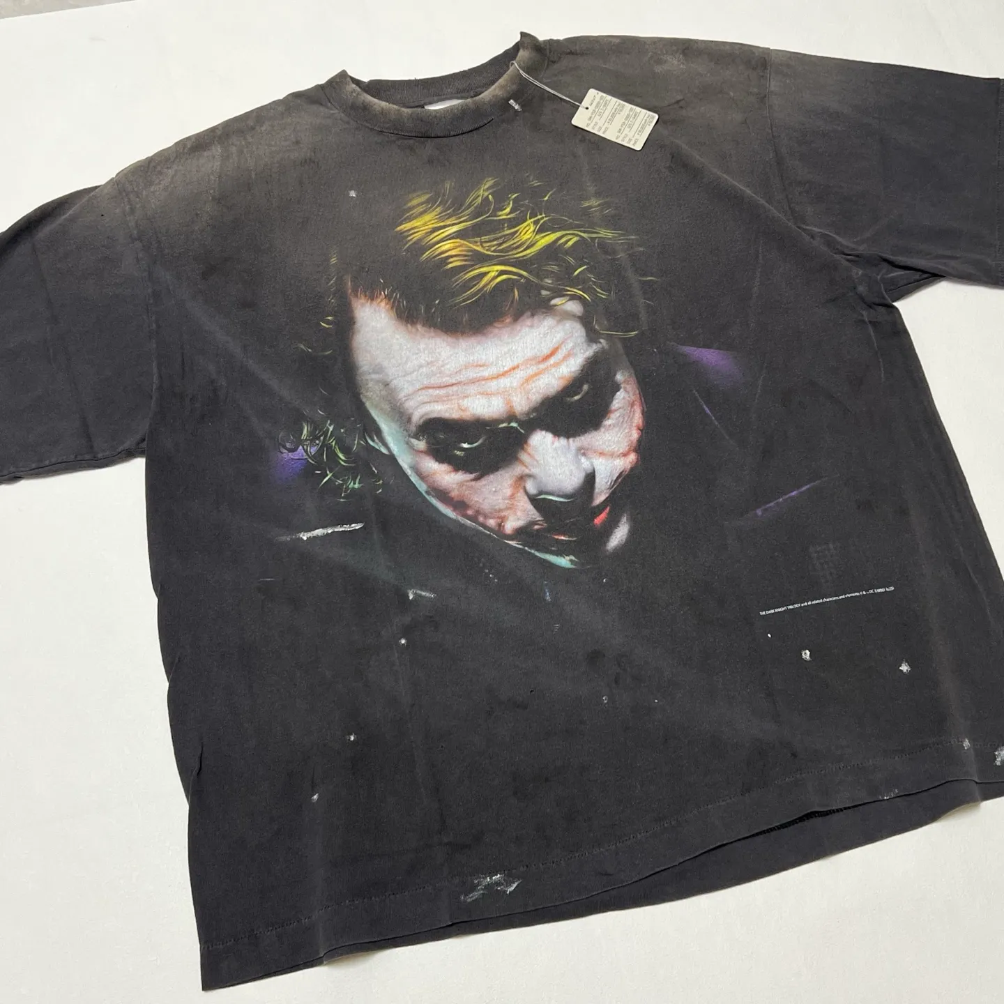⚠️This season's most important Batman and Joker IP collaboration SAINT Mxxxxxx x The Dark Knight BTM SS TEE /JOKER/BLACK Dark Knight Batman co-branded Joker character TEE Washed black S-XL Assute ready-to-wear dyeing, faded, re-washed and distressed, authentic proofing, custom-woven correct main mark, washed mark, difference between pictures and production, top-notch printing technology, God restores every pore of the Joker's headshot